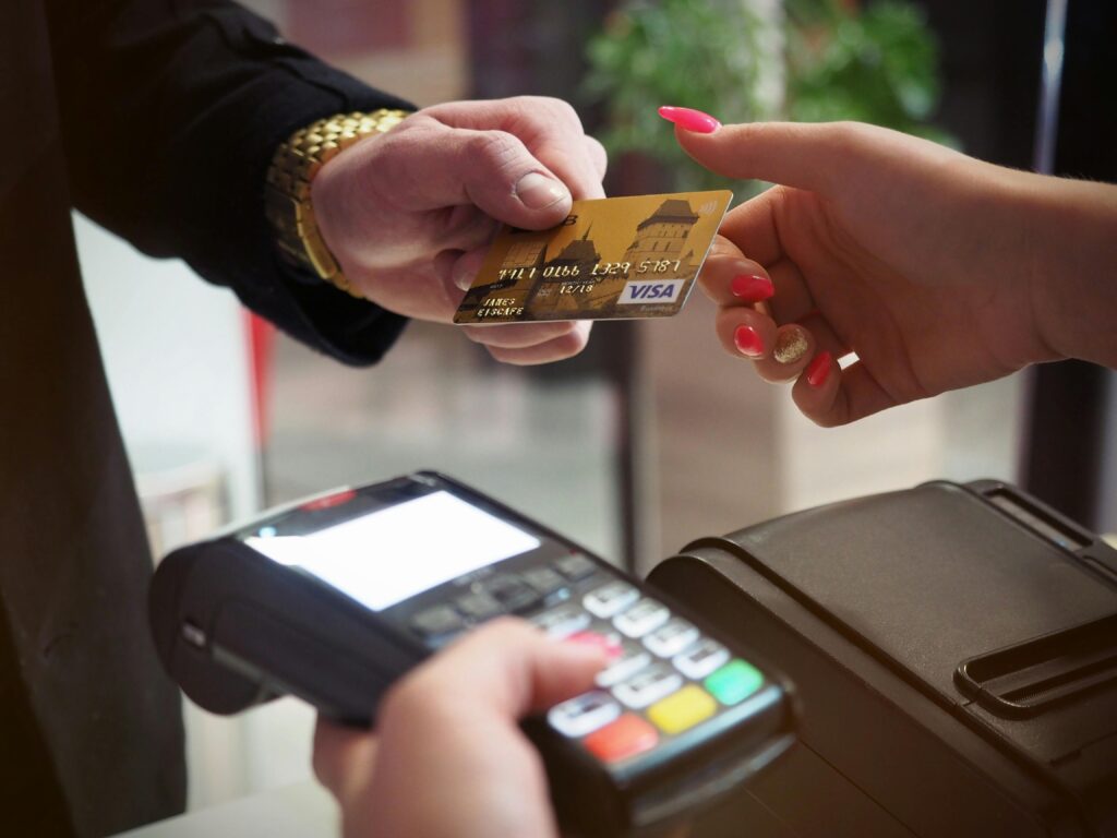 Credit Unions vs Banks – Which One Should You Trust?